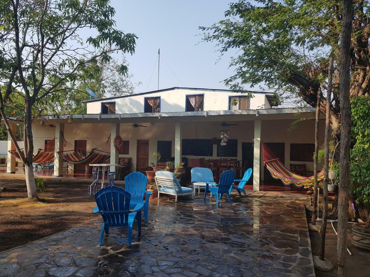 Tapihouse Hostel Las Penitas Exterior photo